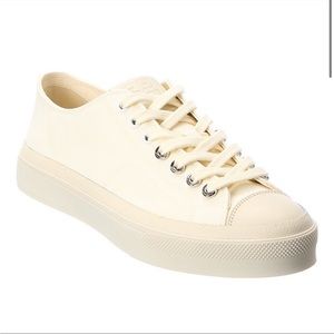 GIVENCHY City Low Sneaker in Off White